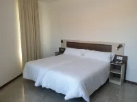 Mesón Hostal la Cabaña Hotels in Дон-Беніто