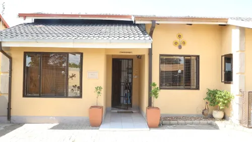 Roba Monakedi Guest Lodge Hotels in Mafikeng