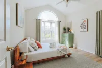 Fire Pit+Hot Tub+Game Room in Family-Friendly House Perfect for Christmas