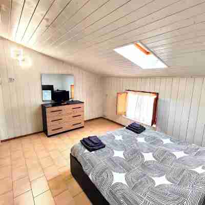 Quiet Two-room Apartment With Parking Space - Casa Montan Rooms