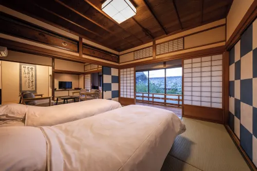 Izutsuro Hotels in Tahara