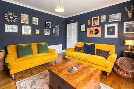 Host & Stay - Newton House Отели рядом с достопримечательностью «The Alnwick Garden»