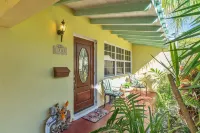 Beautiful Comfy Home with Private Hot Tub Close to Beach 2 Bedroom Home by RedAwning - Bungalows