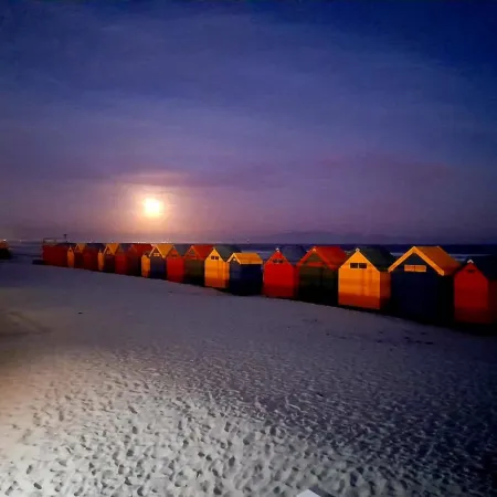 Dawson's Creek Muizenberg Отели рядом с достопримечательностью «Пляж Мёйзенберг»