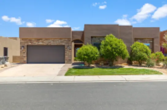 Private Swim Spa and Stunning Desert Views - Inviting Charming Retreat