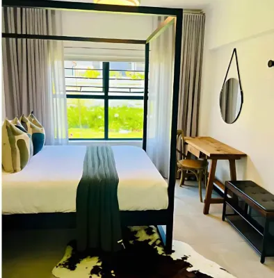 The Henlee Apartment Tocara