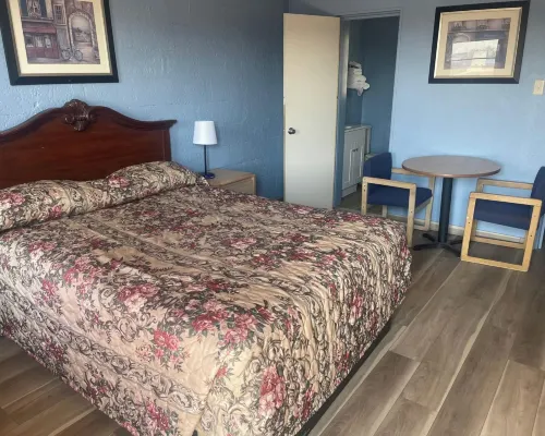 Relax Inn Hotels in Custer County