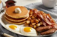 Crowne Plaza NEWARK AIRPORT by IHG - พร้อมอาหารเช้า