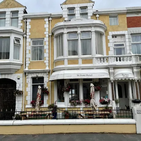 The Wilton Hotel Отели рядом с достопримечательностью «Южный пирс»