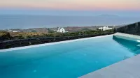 Brilliance Suites - Infinity Pools