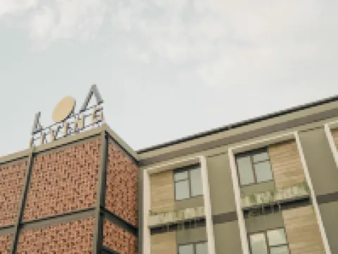 Loa Living Solo Baru Hotels in Grogol