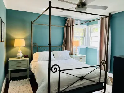 Appaltree Bungalow: Two bedrooms in town Các khách sạn gần Mountaineer Hall