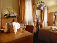 Hotel & Residence Roma Hôtels à : Campo San Martino