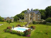 Château de Montbrault Hotels in Ernée