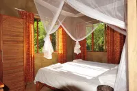 Triton Dive Lodge Hotels in Emangusi