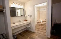 Prairie Voyager Hotels in Marquette