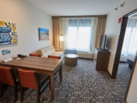 Gundersen Hotel & Suites Hotels in La Crosse