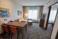 Gundersen Hotel & Suites Hotels in La Crosse