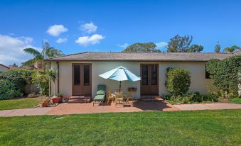 Garden Cottage - Miramar Beach with Shared Deck