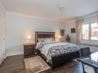 Gite du Survenant Montreal Hotels near Saint Leonard