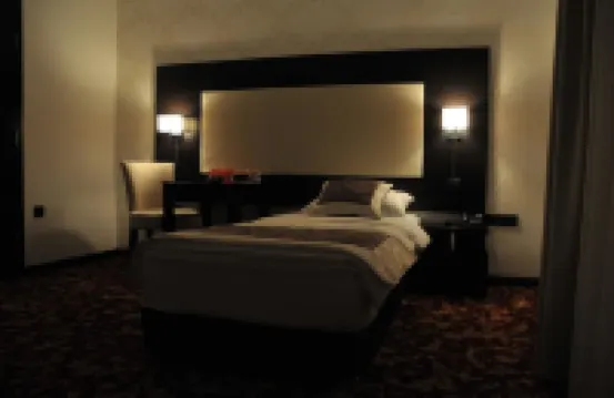 西班牙酒店 東部新薩拉熱窩酒店