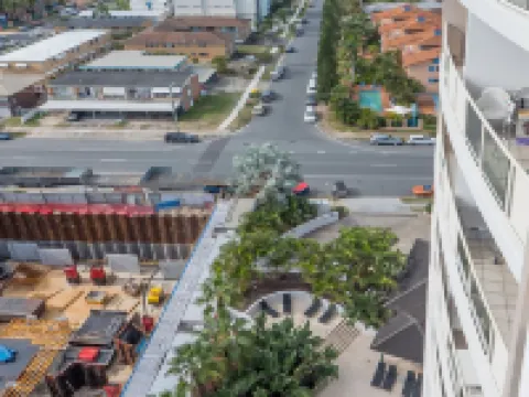 Broadbeach Savannah Resort Hotels in Broadbeach