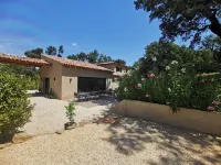 Villa Saona - Chambres d'hôtes - Golfe de St Tropez - location - piscine - spa Hôtels à : La Garde-Freinet