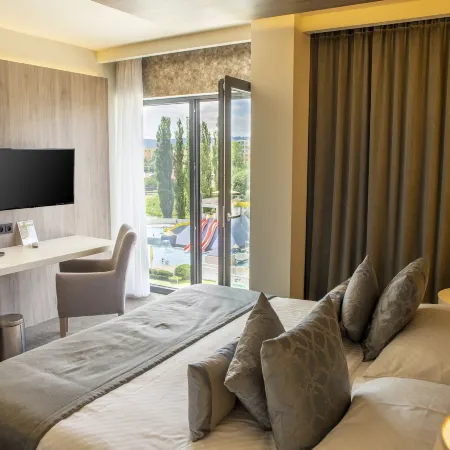 Hotel AquaCity Seasons
