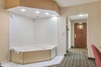 Econo Lodge Inn & Suites Marietta Hotels in Marietta