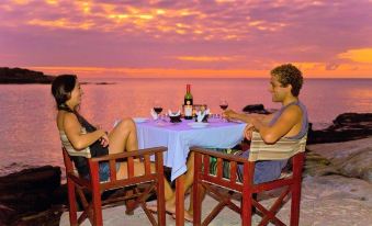 Barefoot Manta Island Resort