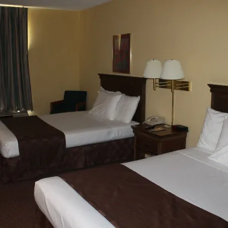 Americourt Hotel - Mountain City Отели в г. Джонсон