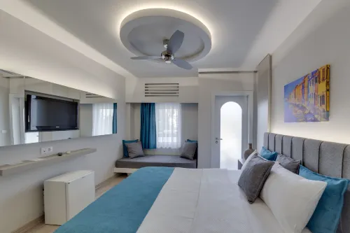La Brezza Suite & Hotel - Hot Tub