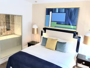 Mondrian Luxury Suites Unesco Old Town