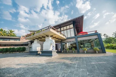 Earl's Regent Hotel Отели в г. Gonoruwa