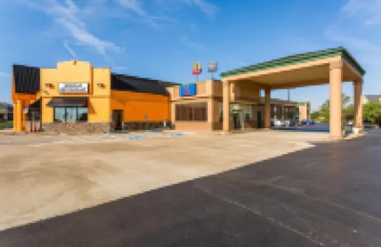 Motel 6 Clarksville, TN