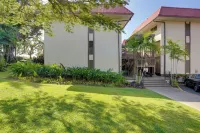 Kailua-Kona Condo Steps to Beach and Downtown!