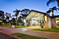 米爾迪拉內陸人度假村 Mildura Chocolate Company附近的飯店