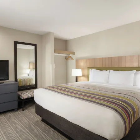 Country Inn & Suites by Radisson, Bakersfield, CA
