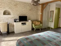 Les Crinieres En Brie فنادق في Saint-Ouen-en-Brie