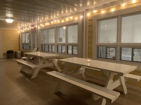 Hotel and Suites les Laurentides Отели рядом с достопримечательностью «Sommet Saint Sauveur»