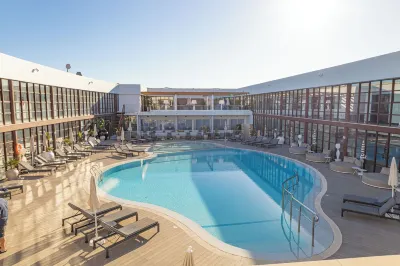 Seth Port Ciutadella Hotel in zona Cala Blanca Beach