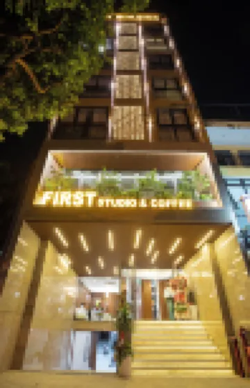 First Studio Hotel Da Nang Hotel in zona Marble Moutain