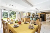 Sleeps10 18-Parking-Garden-Pool-HotTub-Balcony - balcony
