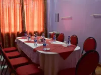 Maru B Courts Hotel Hotele w: Nyeri