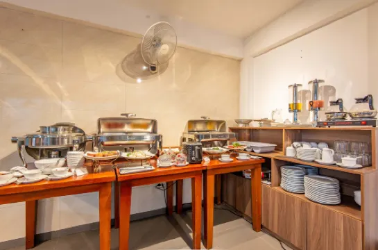 金色陽光別墅飯店及旅行社 餐飲 Photos