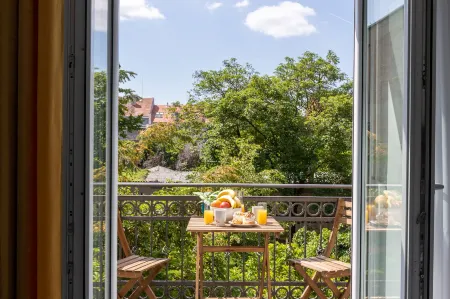 Tesla Boutique Apartments & Rooms Отели рядом с достопримечательностью «Музей разбитых отношений»