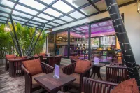 โรงแรมอัปสรา เรสซิเดนซ์ - ที่มีบาร์