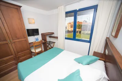 Hotel Alba Hotels near Mirón Park