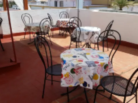 هوتل سان سيباستيان ألمونيكار فنادق في ألمونيكار