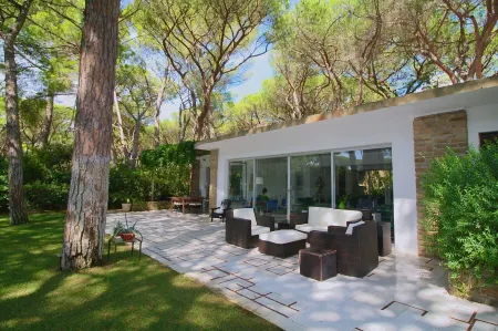 Villa Conchiglia Отели рядом с достопримечательностью «Minimarket G.F.S»